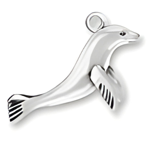 Charm Factory Seal Charm made of polished silver, featuring a playful seal design with detailed fins and facial features.