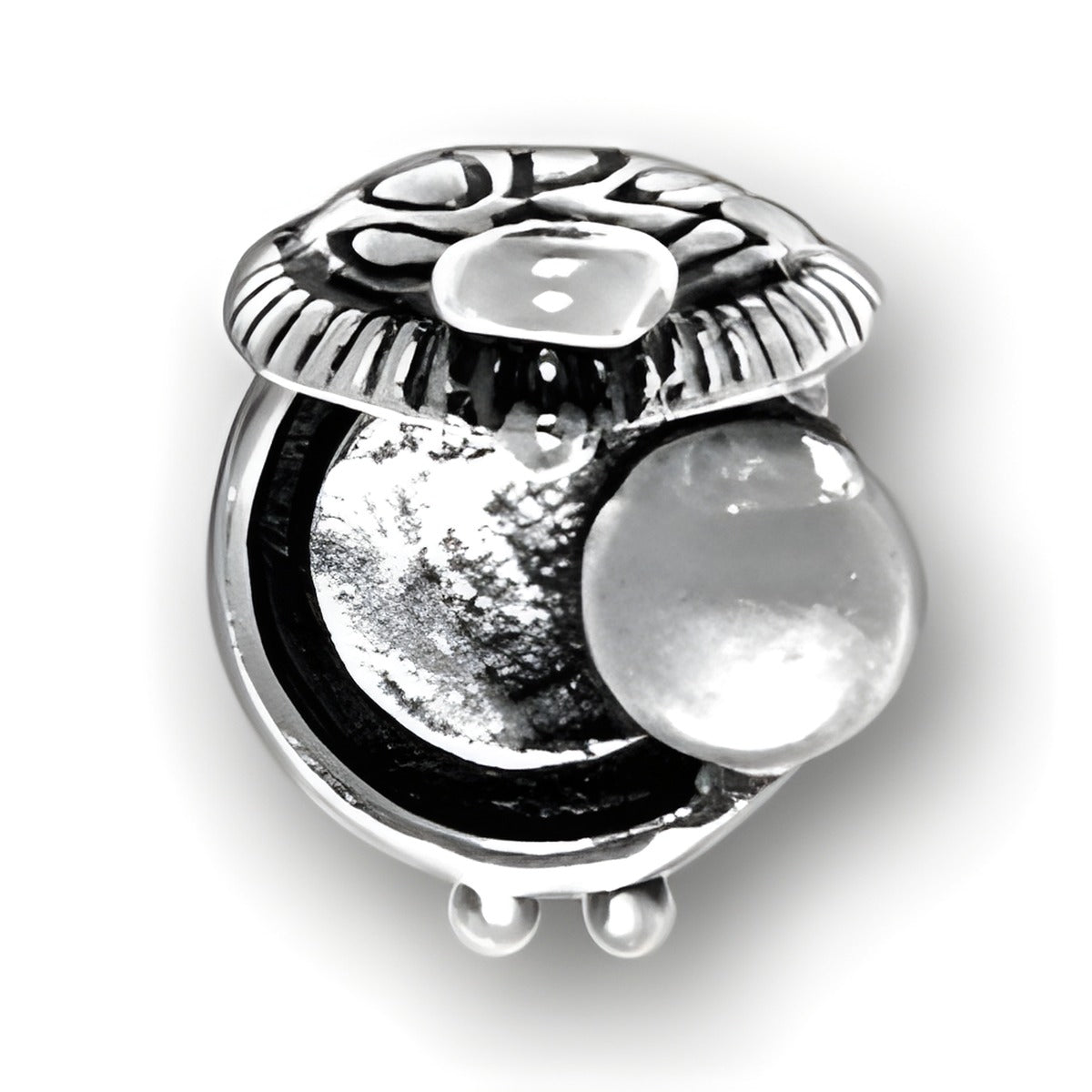 Charm Factory Makeup Compact Charm, crafted from silver, features a decorative lid and a shiny surface.